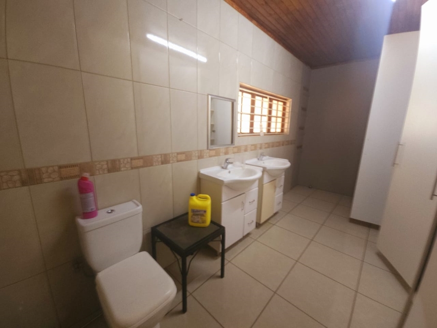 To Let 4 Bedroom Property for Rent in Hartbeespoort Rural North West